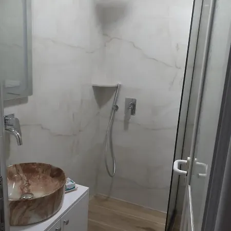 Lovely 1-bedroom In