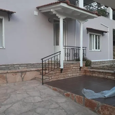 Lovely 1-bedroom In Saranda